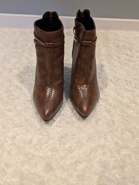 SALE 4/$20- Women's Brown Textured Pointed-Toe Ankle Boots